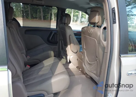 2016 Chrysler Town & Country Touring from USA, damaged, VIN 2C4RC1BG4GR254888